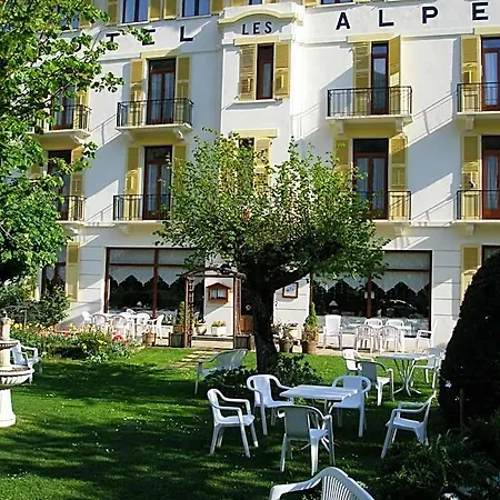 Des Alpes 2*